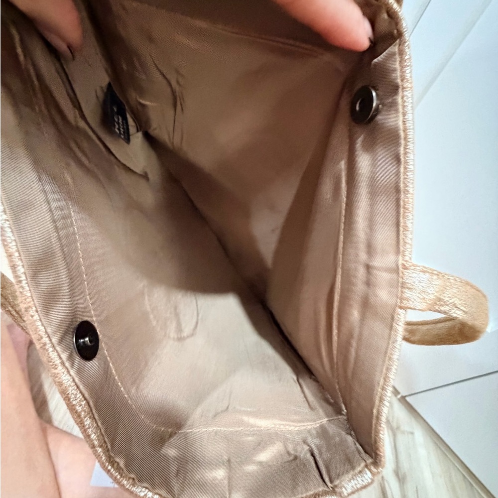 (Last one !!)Chanel  (employee exclusive)
Golden Tote Bag PLUS **Camila keychain - Picture 7 of 14